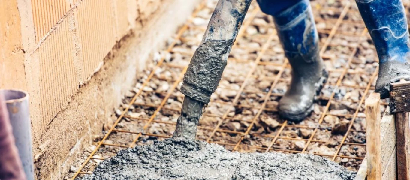Κόρινθος: Έριξαν μπετό στις ρόδες αυτοκινήτου γιατί το είχαν παρκάρει... σε λάθος σημείο (βίντεο)